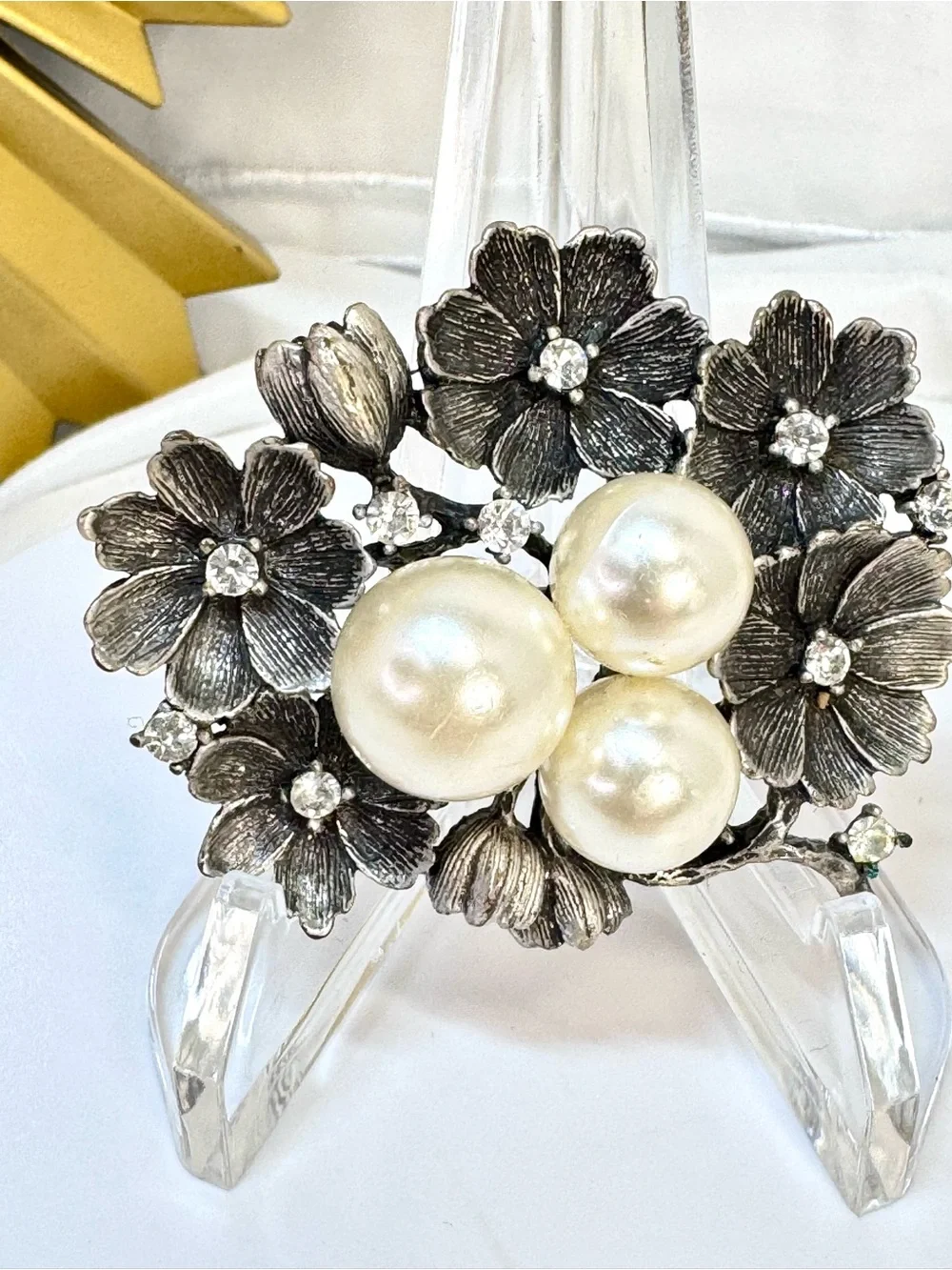 Floral Pearl Cluster Brooch - antique Silvertone